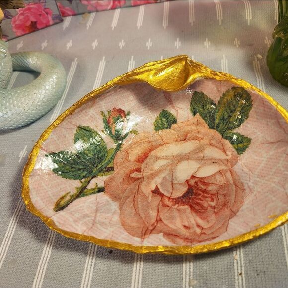 DECOUPAGE CLAM SHELL DECOUPAGE FLOWERS TRINKET DISH - Picture 5 of 10